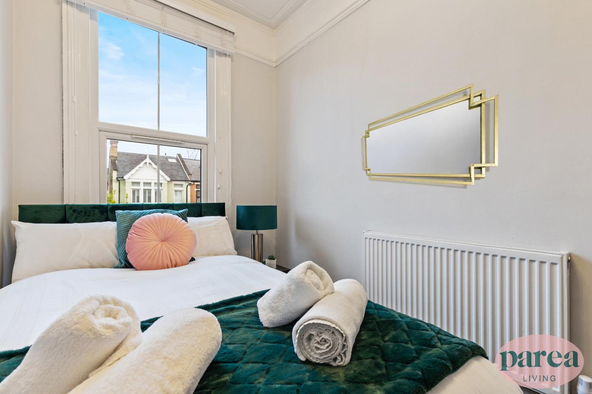 Parea Living - Leytonstone, 2-bedroom Serviced Apartment, Free Parking, Remote Working Apartament