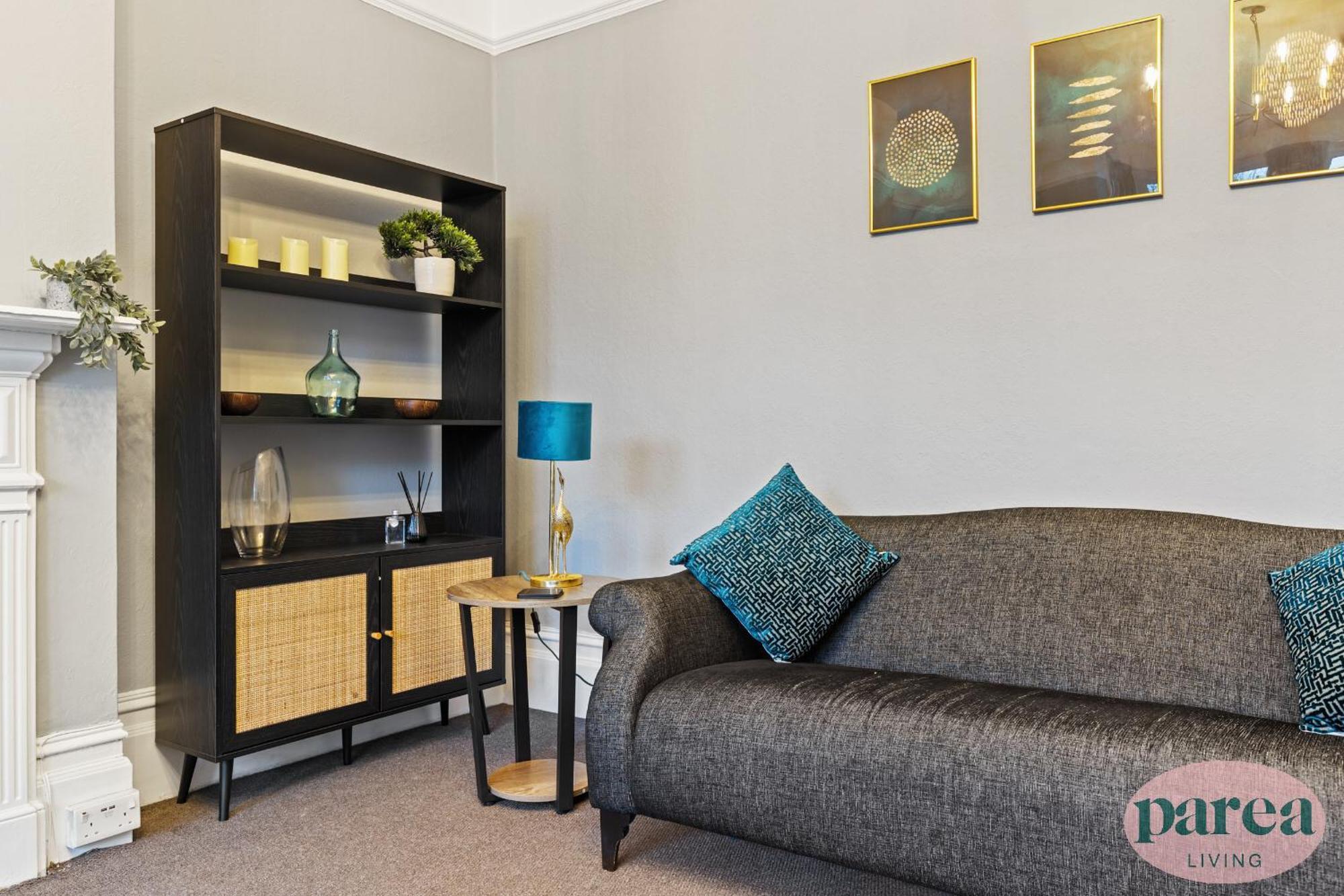 Apartament Parea Living - Leytonstone, 2-bedroom Serviced Apartment, Free Parking, Remote Working *